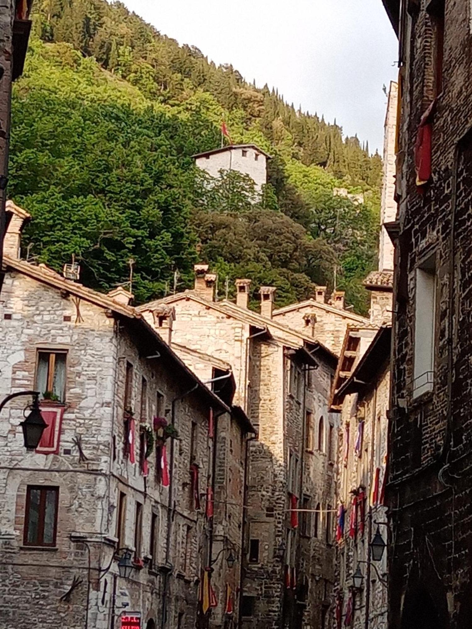 La Dimora Di Pietra Lägenhet Gubbio Exteriör bild