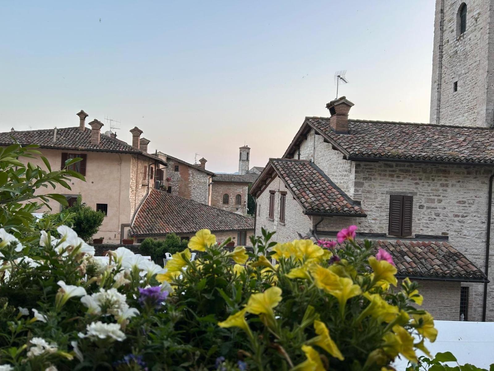 La Dimora Di Pietra Lägenhet Gubbio Exteriör bild